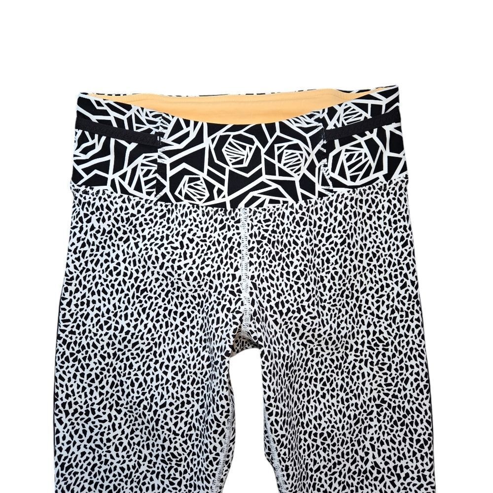 Lululemon Real Quick Tight - Miss Mosaic White / Posey - Picture 3 of 11
